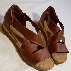 Garbor Women's Light Wedge Criss Cross Sandal